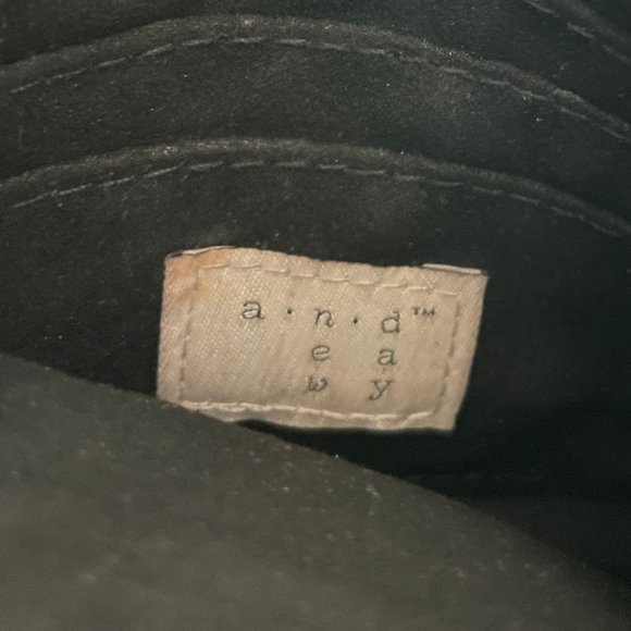 a new day - black cross body bag/purse - Picture 3 of 5